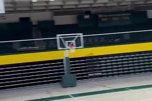 身体素质可以！王俊杰此前训练即兴来了个180单手劈扣